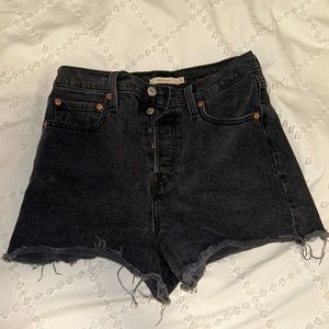 Black denim Levi ribcage shorts size 28